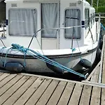 Bateau Unique A Chenille-change - Jusqu'a 9 Personnes - Api-1-46-27 船屋 莱欧当茹