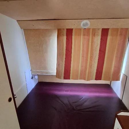 Bateau Unique à Chenillé-changé - Jusqu'à 9 Personnes - Api-1-46-27