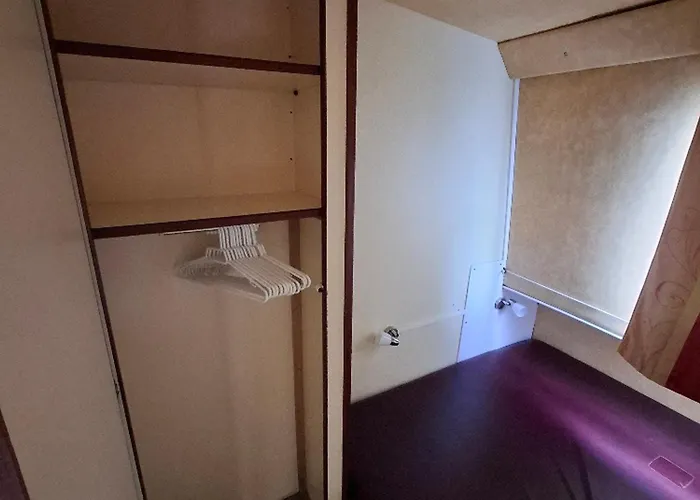 Hotel na wodzie Bateau Unique A Chenille-change - Jusqu'a 9 Personnes - Api-1-46-27