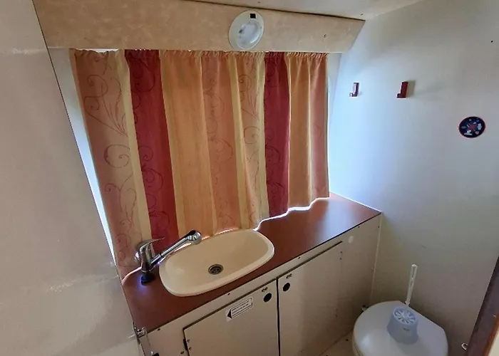 Bateau Unique A Chenille-change - Jusqu'a 9 Personnes - Api-1-46-27 Hotel na wodzie